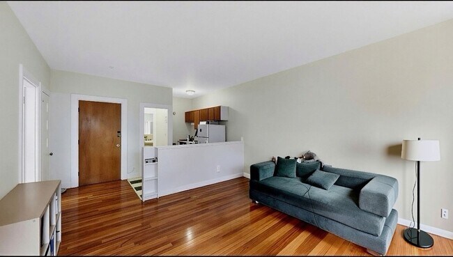 Foto del edificio - Desirable apartment in Brookline
