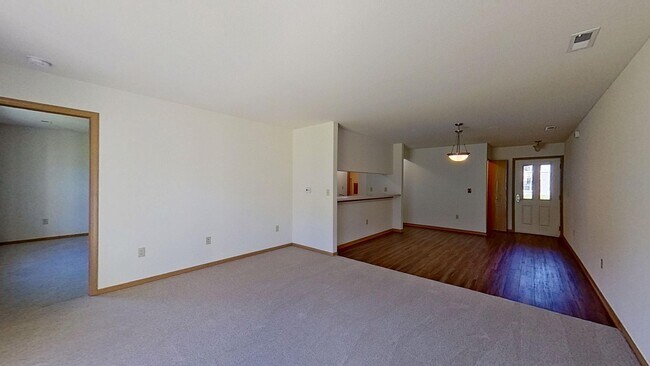 Foto del edificio - Condo Style Lower 1 Bedroom 1 Bathroom Apartment