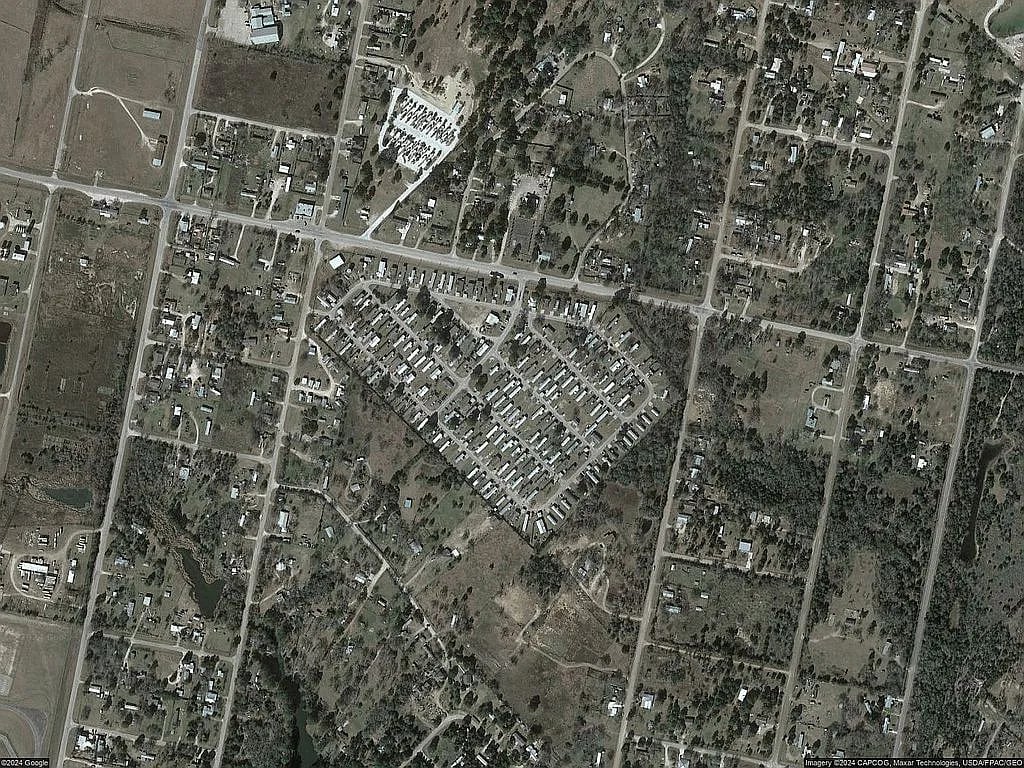 Building Photo - 139 Neches Dr
