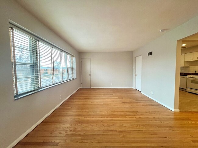 Building Photo - 5012-5014 Jamieson