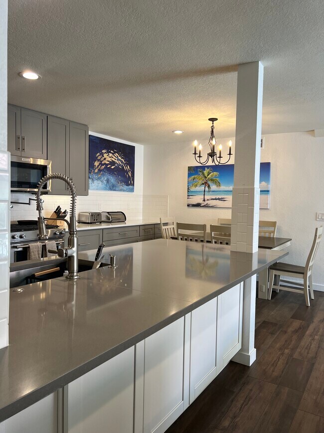 Foto del edificio - 2274 Martinique Ln