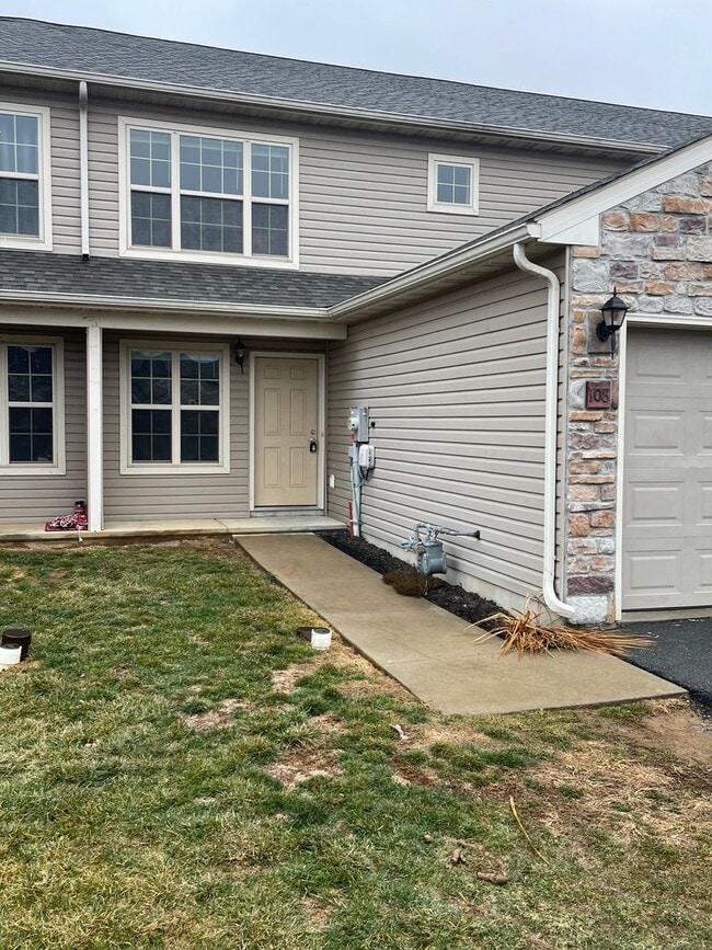 Building Photo - 108 Nicole St