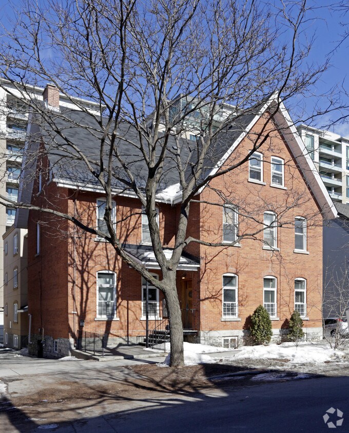 Primary Photo - 119 Daly Ave