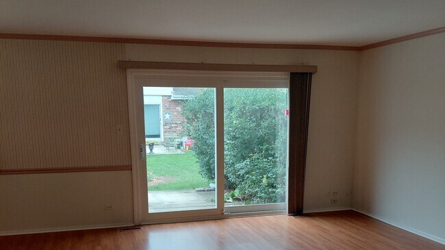Building Photo - 1538 Coloma Ct N