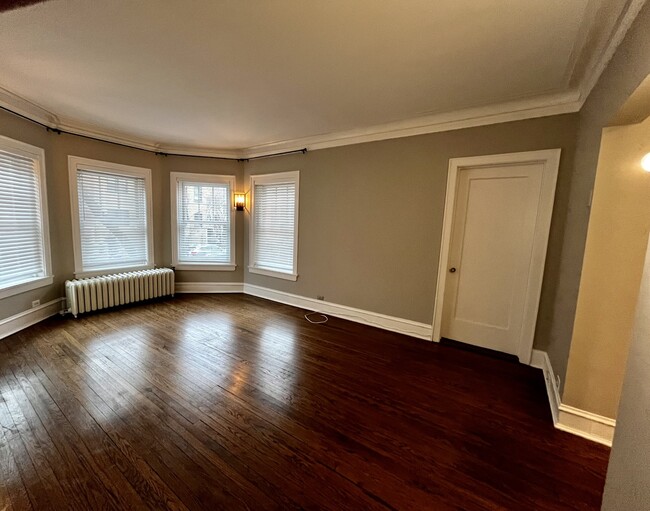 Foto del edificio - 534 W Brompton Ave