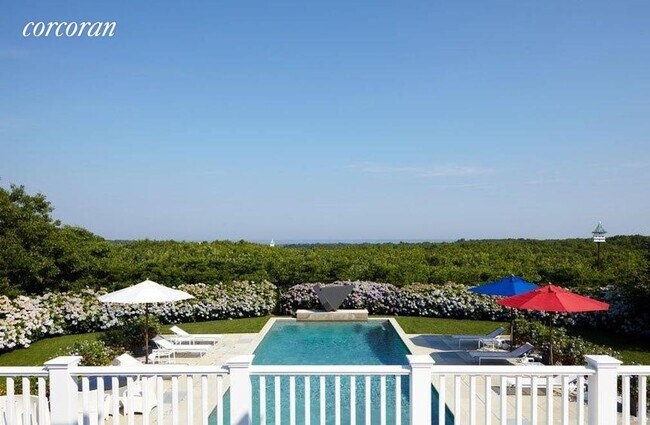 Foto del edificio - 72 14 Hills Ct