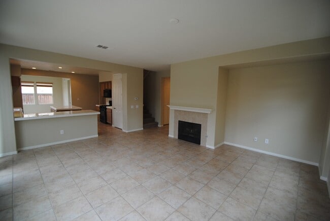 Building Photo - 27182 Delphinium Ave