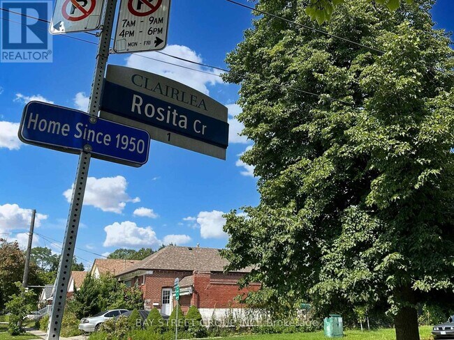 Photo du bâtiment - 657 Pharmacy Ave