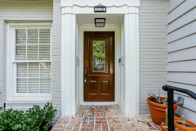 Foto del edificio - 3125 Wroxton Rd