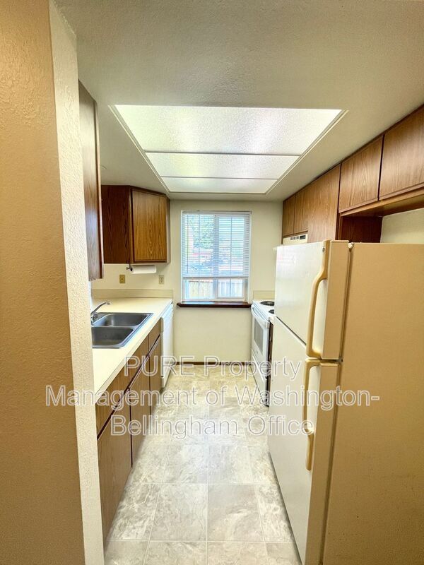 Foto del edificio - 2256 Douglas Rd