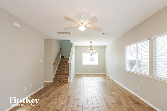 Foto del edificio - 1667 Nichole Woods Dr