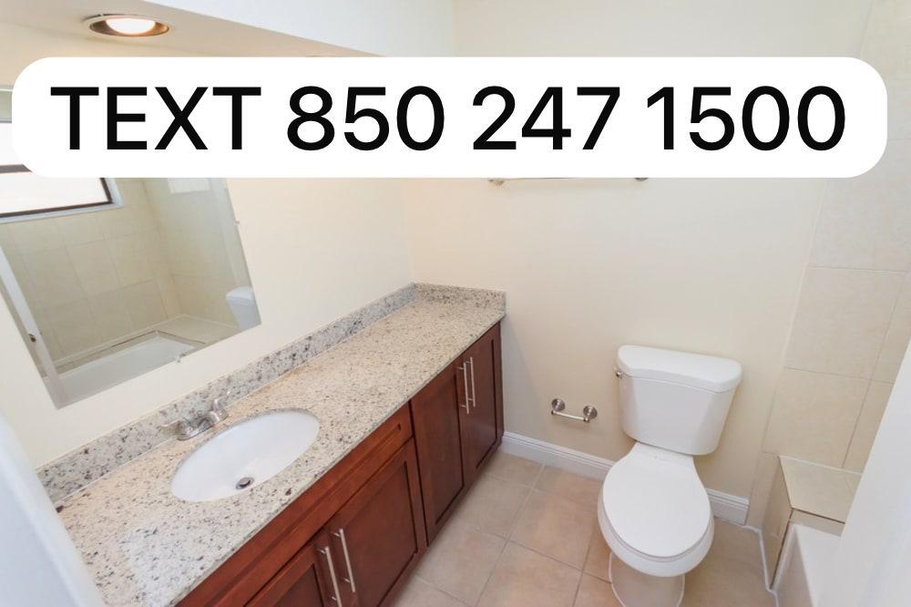 Foto principal - 20020 W Oakmont Cir