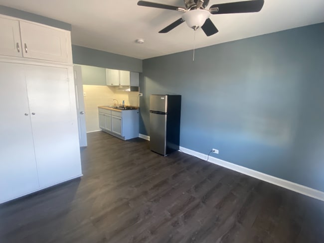 Foto del edificio - 2624 N Milwaukee Ave