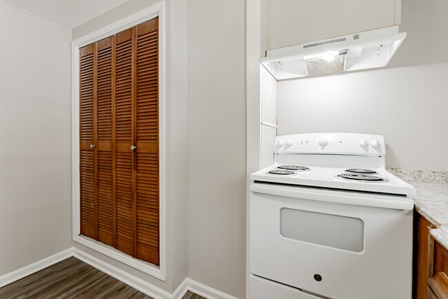 Foto del edificio - 2830 Royal St