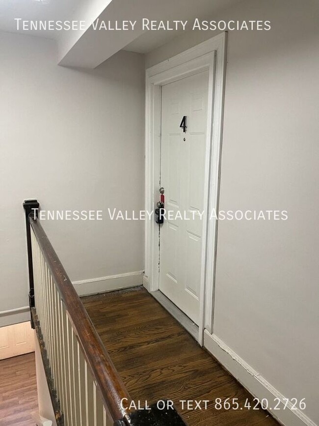 Building Photo - 419 Noelton Dr SW