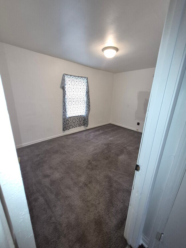 Building Photo - 4409 Virginia St