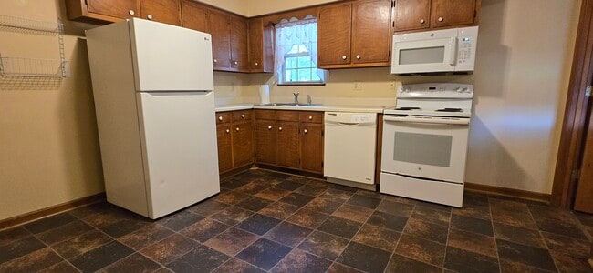 Refrigerador, estufa y microondas LG - 107 N Roosevelt St