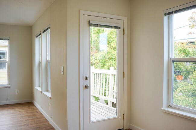 Foto del edificio - 220 SW Meade St