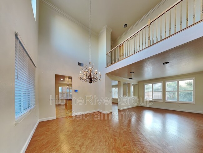 Building Photo - 10008 Crooked Stick Dr