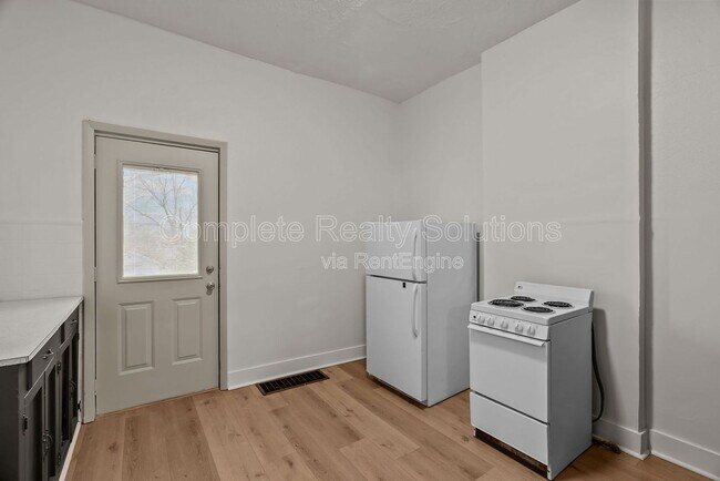 Foto del edificio - 4427 S 38th St