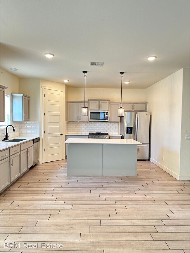 Building Photo - 5 br, 4 bath House - 6117 Pareto Pl