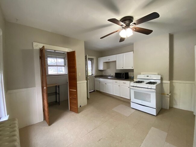 Building Photo - 137 Lynde St
