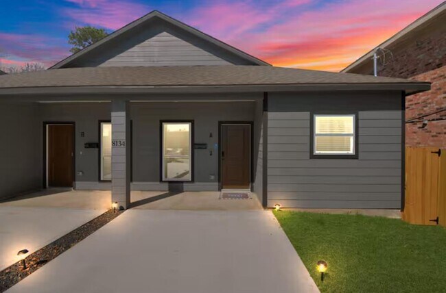 Foto del edificio - 8134 Mariah unit A St
