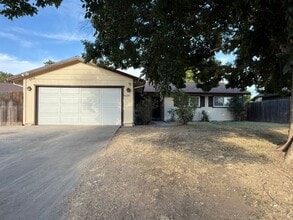 Building Photo - 6209 Pinecreek Way