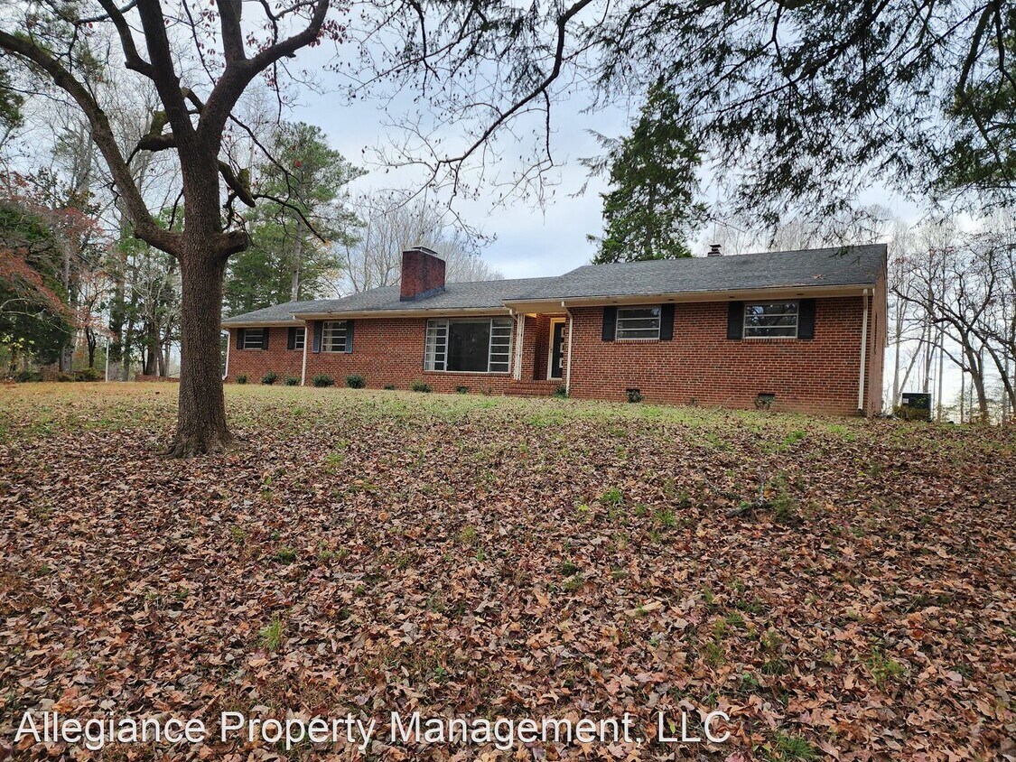 Primary Photo - 3 br, 2.5 bath House - 5410 N Courthouse Rd