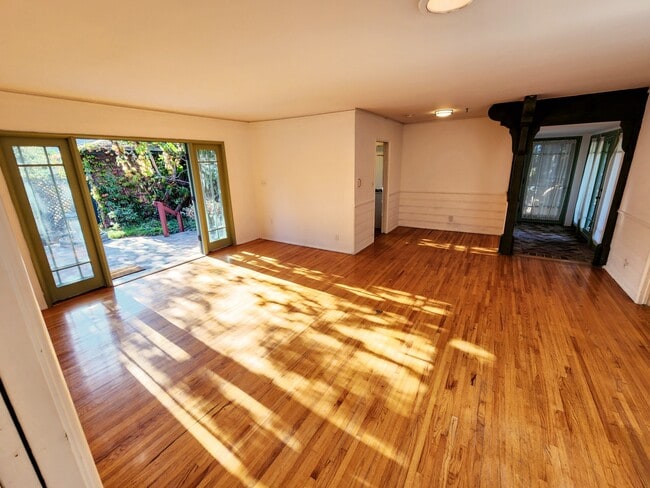 Building Photo - 12914 Rose Ave