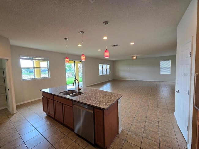 Building Photo - 2610 Mead Ave