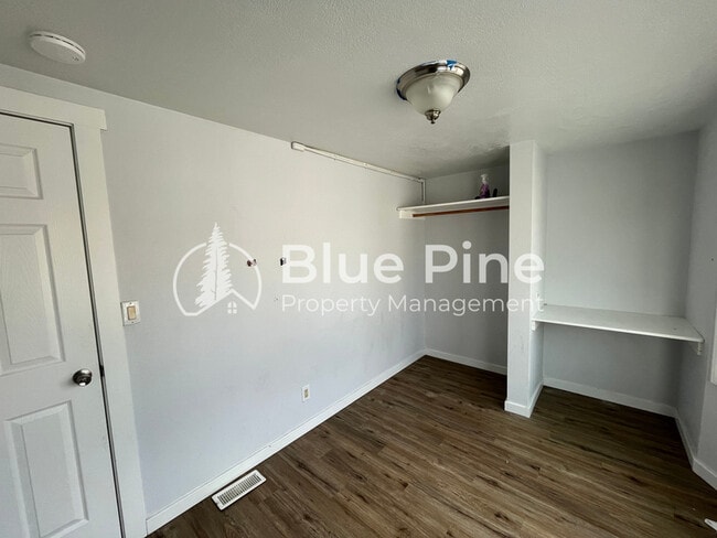 Foto del edificio - 925 Wilson Ave