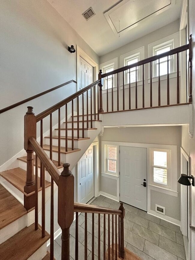 Building Photo - Charming Updated 2-Bedroom in Historic Quadplex Near Downtown Tyler! Tour Today!