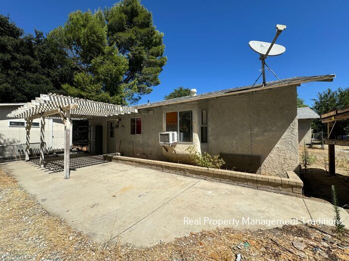 Primary Photo - Great granny-flat located in beautiful Pla...