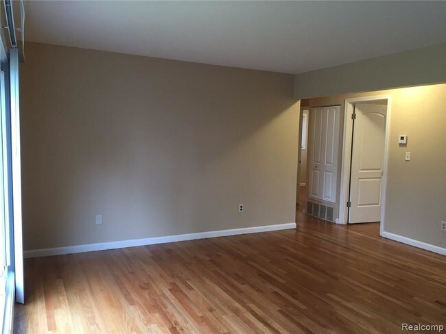 Foto del edificio - 894 Bernie Ln