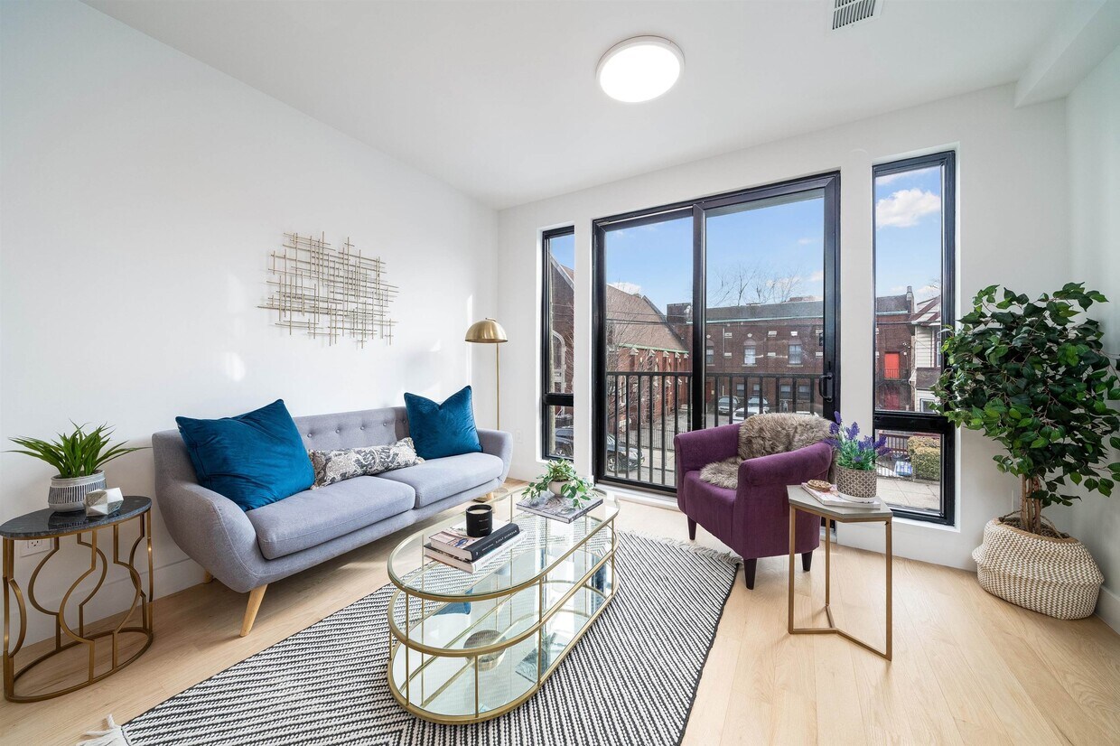 Foto principal - 10 Brinkerhoff St