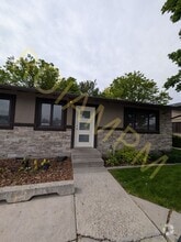 Building Photo - 143 Robbins Ave