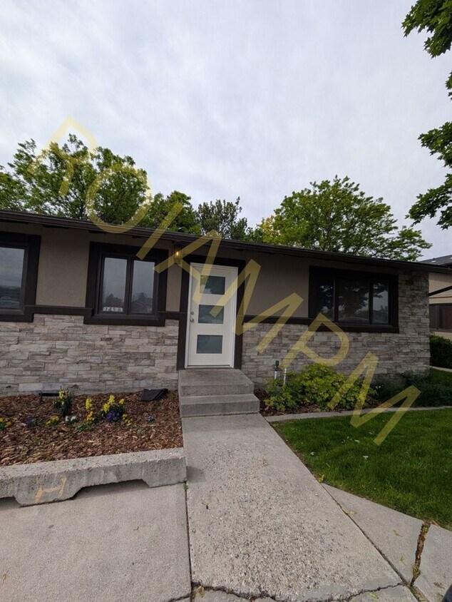 Primary Photo - 143 Robbins Ave