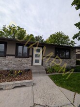 Building Photo - 143 Robbins Ave