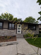 Building Photo - 143 Robbins Ave