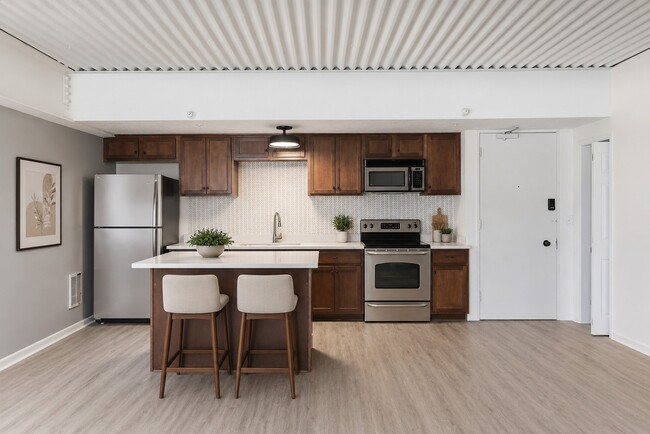 Building Photo - 105 N 31st Ave