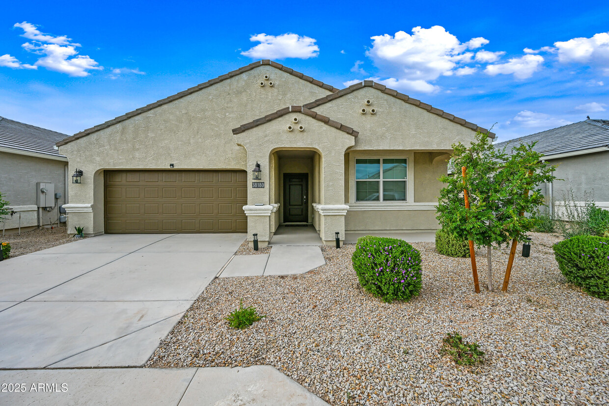 Foto principal - 38180 W Amalfi Ave