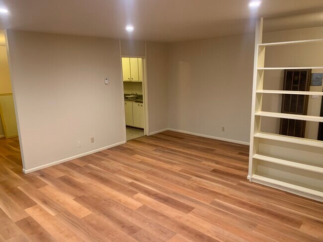 Building Photo - 332 Monte Vista Ave