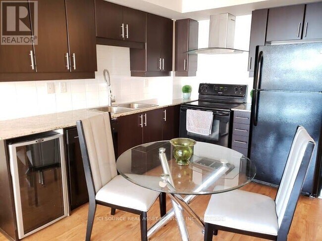 Photo du bâtiment - 190 Borough Dr