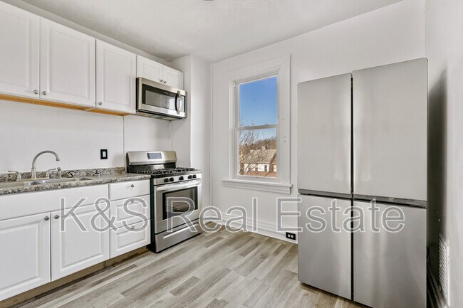 Building Photo - 1018 Crucible Street - 2