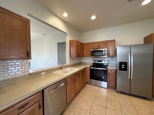 Building Photo - Spacious 3 bedroom home with view of pond ...