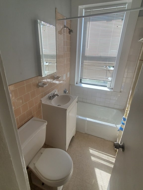 Building Photo - 76 Walnut Park