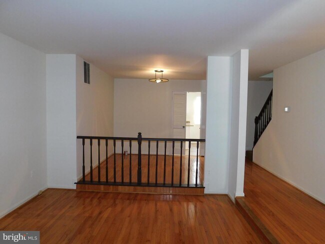 Building Photo - 3835 Ferrara Dr