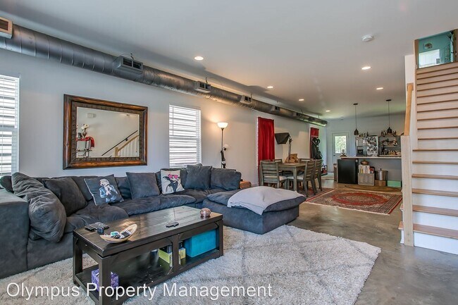 Building Photo - 3 br, 2.5 bath House - 305 Duke Street - B