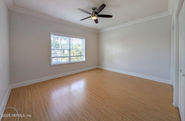 Foto del edificio - 411 3rd St N